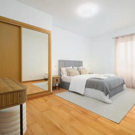 Halt Apartment *